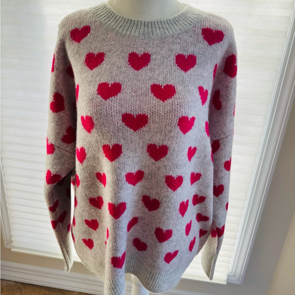 NWT Super soft CeCe heart sweater ❤️